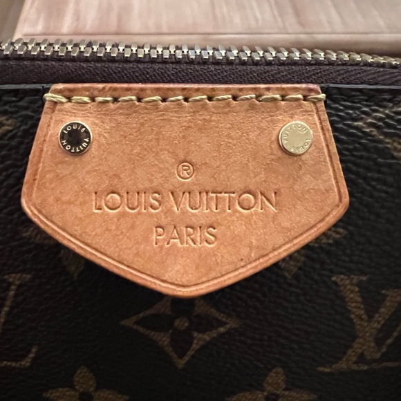 Louis Vuitton Monogram Turenne MM - Picture 4 of 17